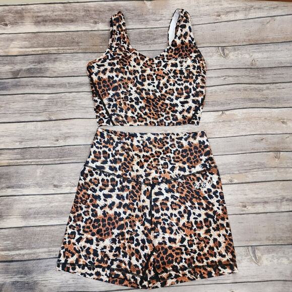 Dance 2 fit Pants - Dance2fit NWT Fit Booty animal print bra & scrunch booty shorts set woman size M